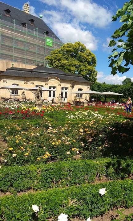 Cafe im Rosengarten